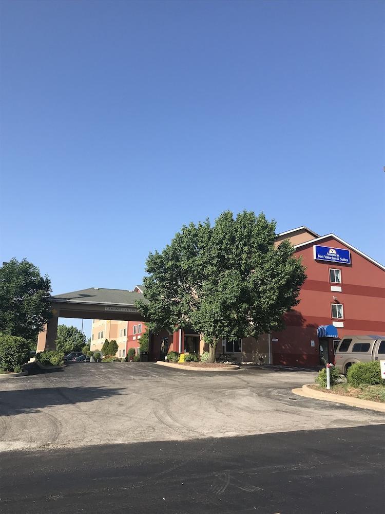 Americas Best Value Inn And Suites Saint Charles Buitenkant foto