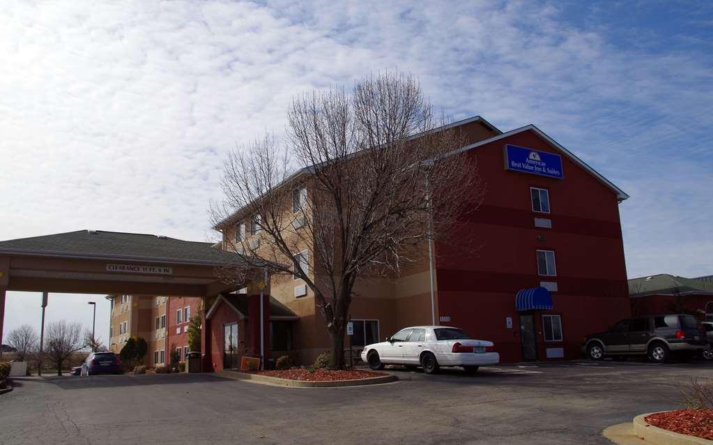 Americas Best Value Inn And Suites Saint Charles Buitenkant foto