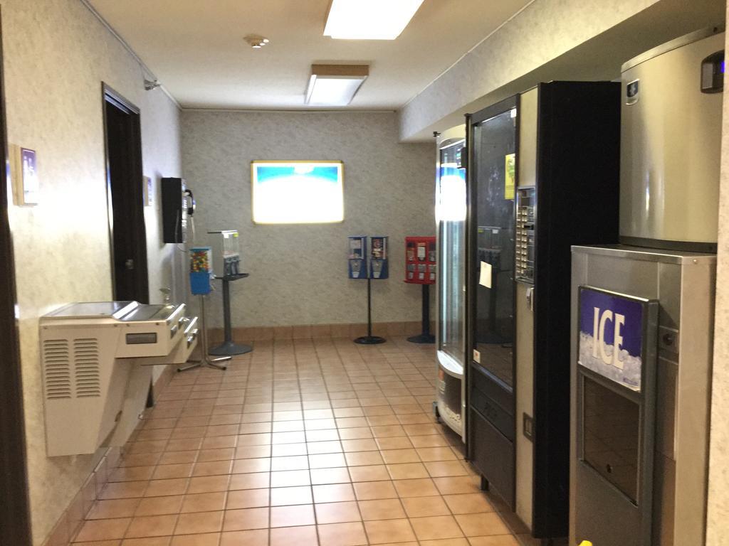 Americas Best Value Inn And Suites Saint Charles Buitenkant foto