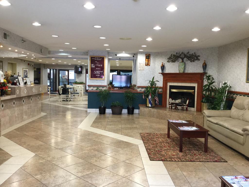 Americas Best Value Inn And Suites Saint Charles Buitenkant foto