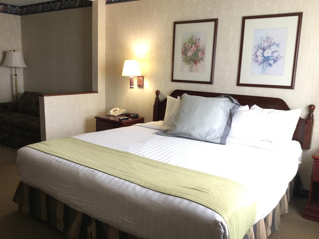 Americas Best Value Inn And Suites Saint Charles Buitenkant foto