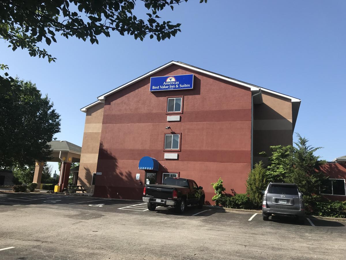 Americas Best Value Inn And Suites Saint Charles Buitenkant foto