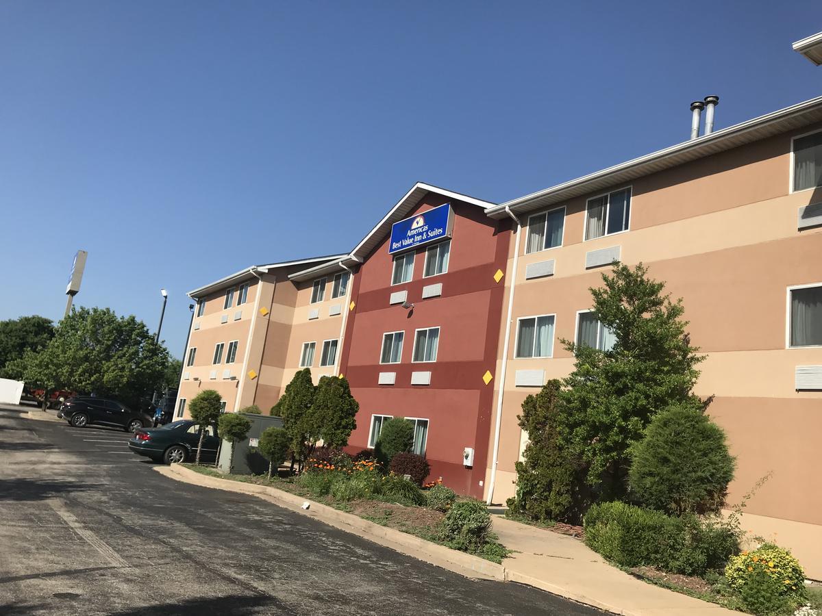 Americas Best Value Inn And Suites Saint Charles Buitenkant foto