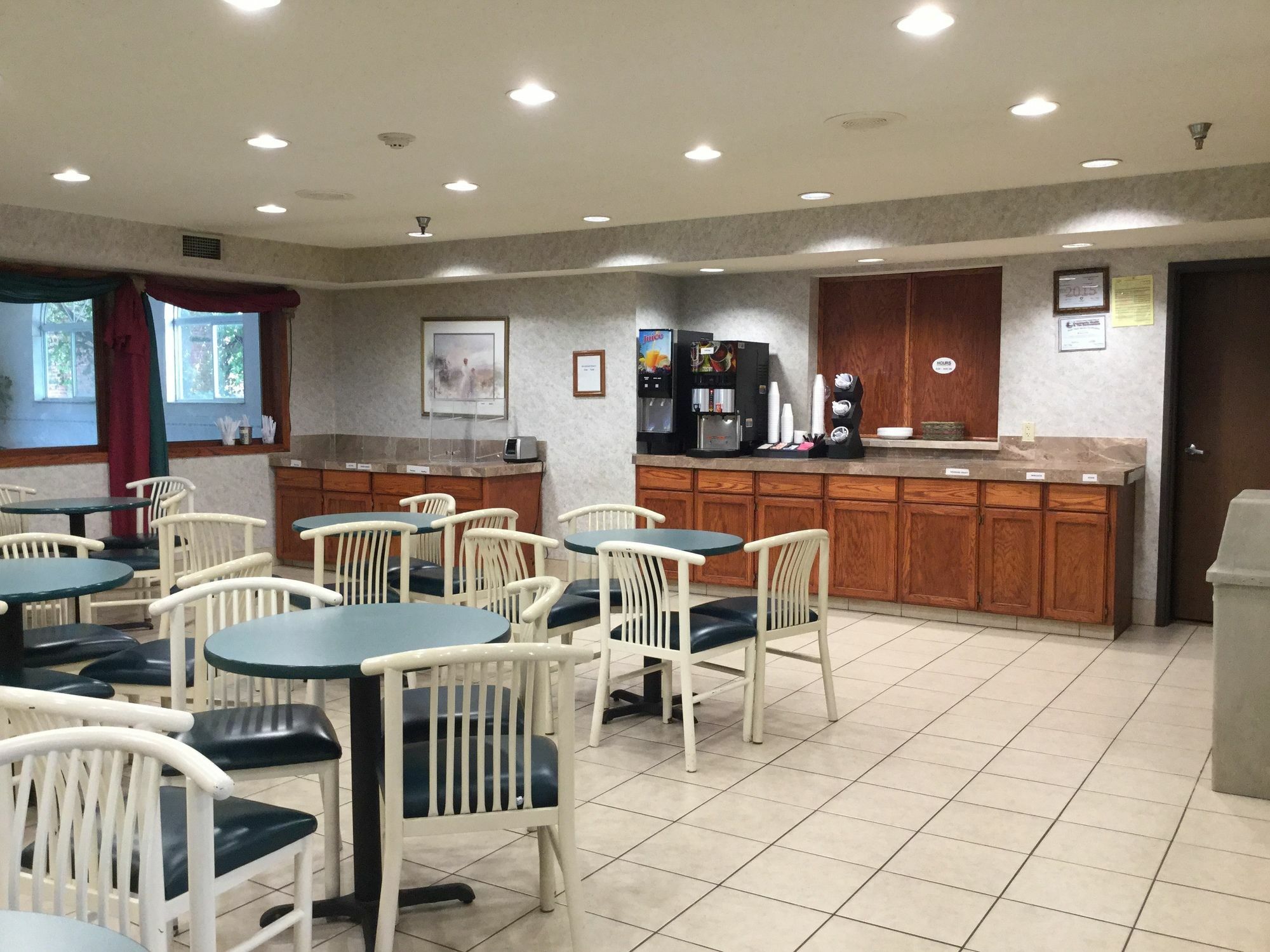 Americas Best Value Inn And Suites Saint Charles Buitenkant foto