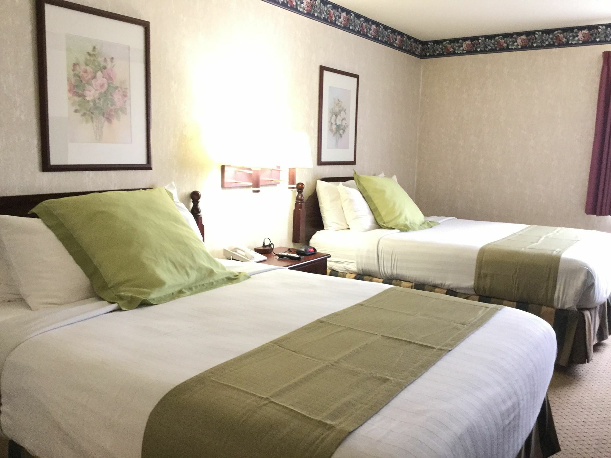 Americas Best Value Inn And Suites Saint Charles Buitenkant foto