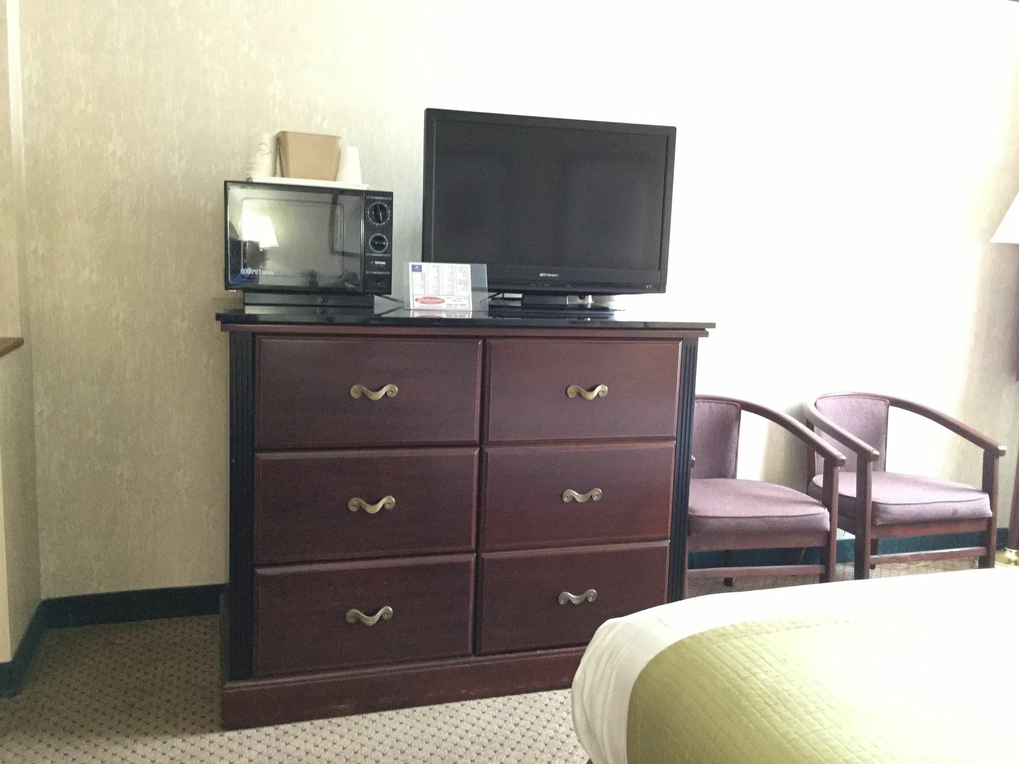 Americas Best Value Inn And Suites Saint Charles Buitenkant foto