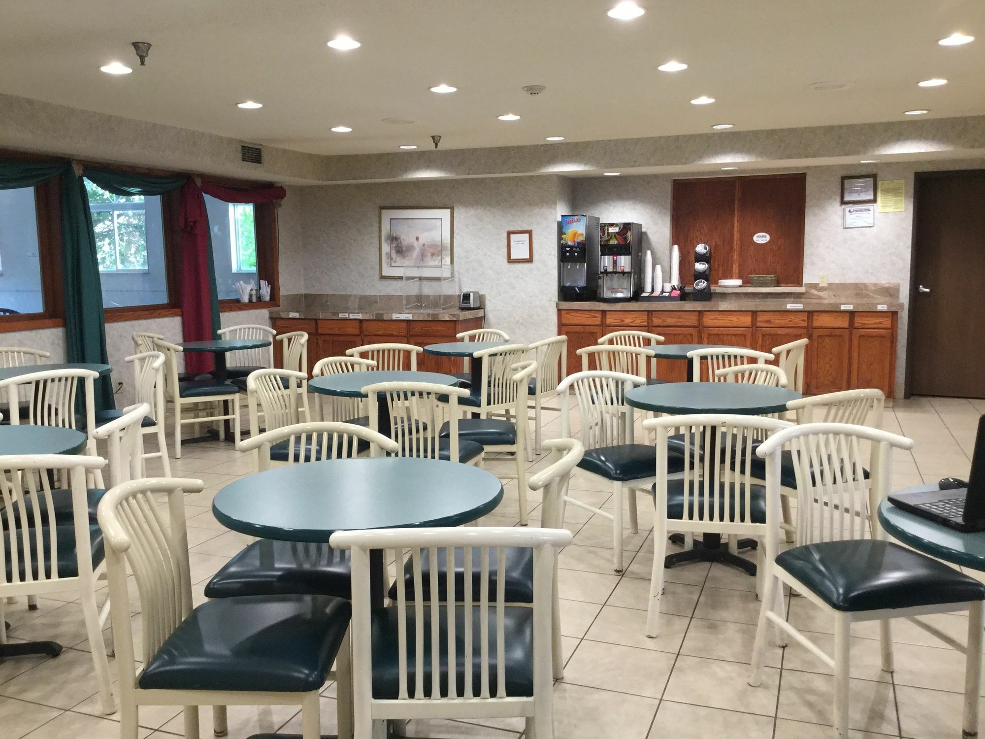 Americas Best Value Inn And Suites Saint Charles Buitenkant foto